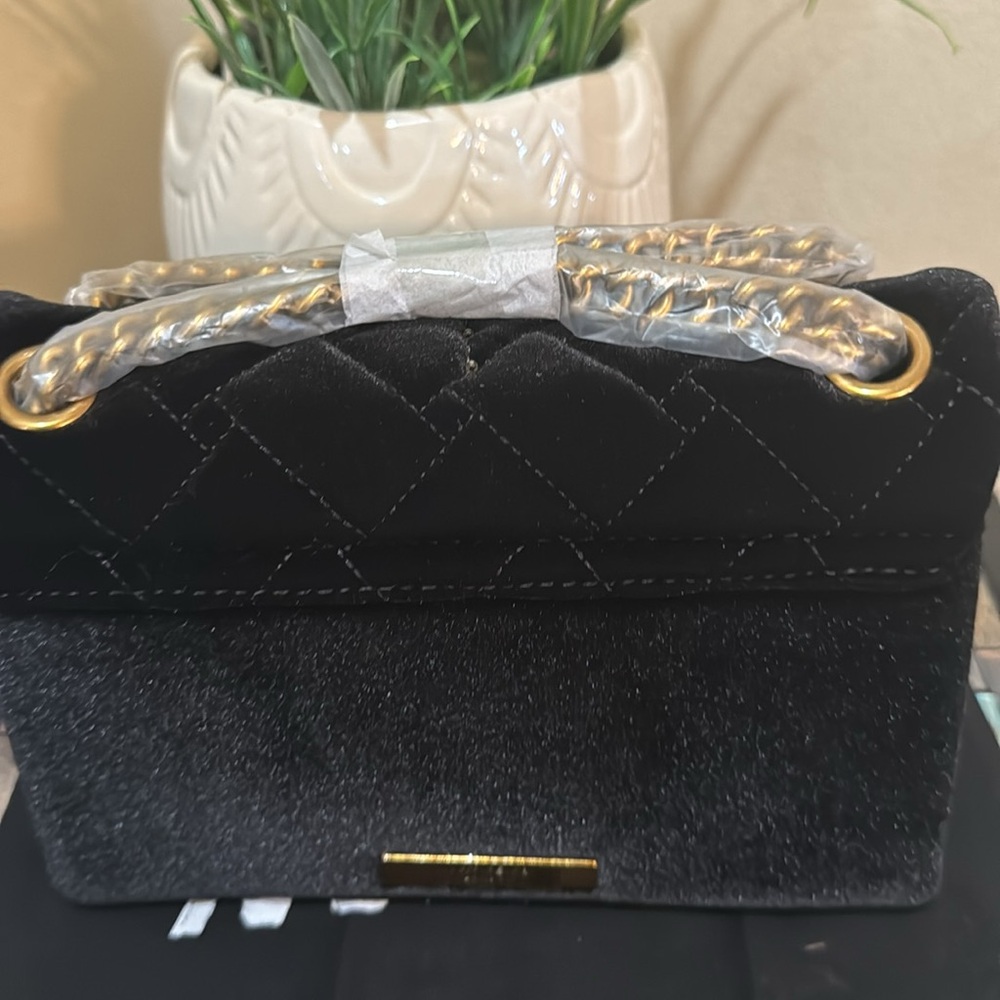 - Kurt Geiger London Mini Kensington Eye Quilted Velvet Crossbody Bag - Picture 9 of 13